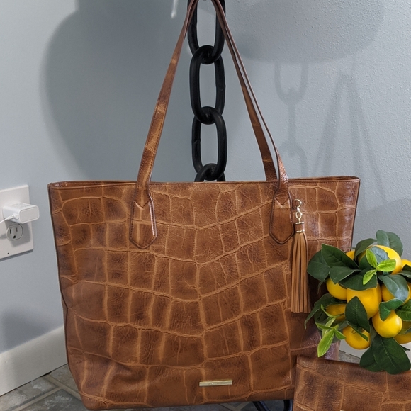 Brahmin Handbags - 🌺NWT Brahmin Misha Tan Waylon tote